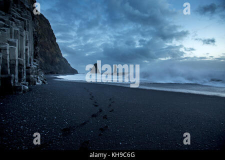 Schwarzer Strand Reynisfjara an der Südküste Islands Stockfoto