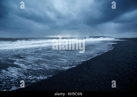 Schwarzer Strand Reynisfjara an der Südküste Islands Stockfoto