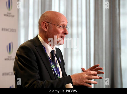 Bernard Laporte, Präsident des französischen Rugby-Verbandes, während der Ankündigung der Rugby-Weltmeisterschaft 2023 im Royal Garden Hotel, Kensington. DRÜCKEN SIE VERBANDSFOTO. Bilddatum: Mittwoch, 15. November 2017. Das Foto sollte lauten: John Walton/PA Wire. EINSCHRÄNKUNGEN: Nur für redaktionelle Zwecke. Keine kommerzielle Nutzung ohne vorherige Genehmigung. Stockfoto