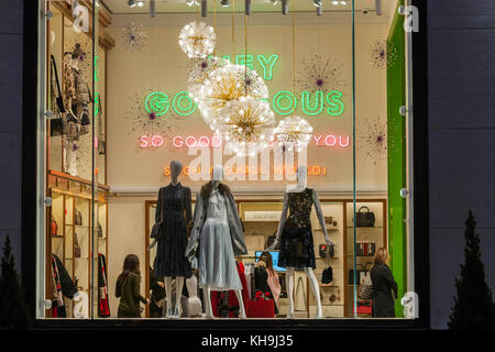 Das neu eröffnete kate spade Store im Rockefeller Center in New York am Dienstag, 14. November 2017. kate spade wird von Tapestry, steuert auch die Trainer und Stuart Weitzman Marken. (© Richard b. Levine) Stockfoto