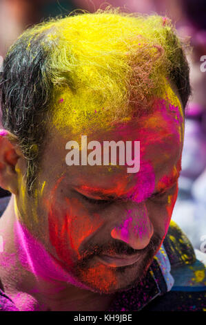 Holi ist ein hinduistisches Frühlingsfest feierte ursprünglich in Indien und Nepal, die auch als das "Festival der Farben" oder das "Festival der Liebe" bekannt. Stockfoto