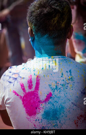 Holi ist ein hinduistisches Frühlingsfest feierte ursprünglich in Indien und Nepal, die auch als das "Festival der Farben" oder das "Festival der Liebe" bekannt. Stockfoto