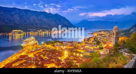 Panoramablick auf die Altstadt von Kotor, Montenegro Stockfoto