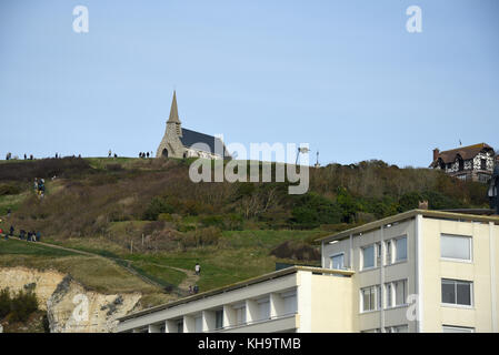 Kapelle von Notre Dame de la Garde, Falaise d'Amont, Etretat, Normandie, Frankreich, Europa Stockfoto