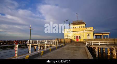 St Kilda Pavillon bei Sonnenaufgang, Melbourne, VIC, Australien Stockfoto