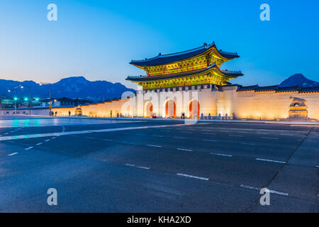 Sonnenuntergang im Gyeongbokgung Palace in Seoul City, Südkorea Stockfoto