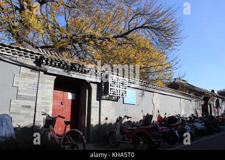 Urig traditionellen Gassen in einem chinesischen Wohngegend (Hutong) - Peking, China Stockfoto