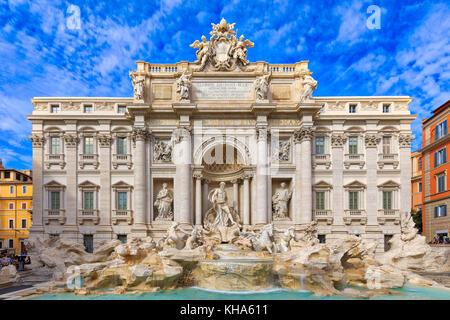 Rom, Italien, 31. Oktober: (Anmerkung des Editors: Das HDR-Bild wurde digital.) Der Trevi Brunnen auf der Piazza di Spagna Platz am Oktober 31, 2017 in Rom, Italien Rom ist eines der beliebtesten Reiseziele der Welt. Stockfoto