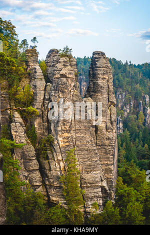 Schrammsteine rund um die Bastei, Elbsandsteingebirge, Rathen, Nationalpark Sächsische Schweiz, Sachsen, Deutschland Stockfoto