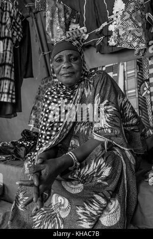 Portraitfotos der Tuareg Frau auch buchstabiertes twareg oder touareg in Mali, Afrika. Stockfoto