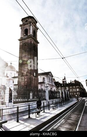 Glockenturm der Kathedrale St. Johannes des Täufers in Turin, Piemont, Italien Stockfoto