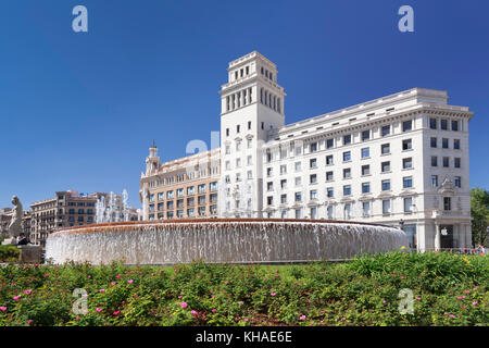 Placa de Catalunya mit Brunnen, Bank Banco Espanol de Credito, Barcelona, Katalonien, Spanien Stockfoto