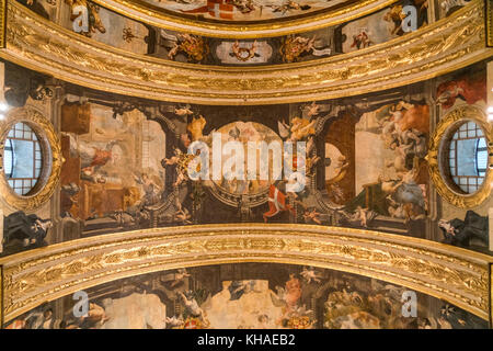 Gewölbte Decke mit Deckenmalerei, römisch-katholische St. John's Co-Kathedrale, Valletta, Malta Stockfoto