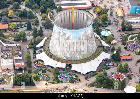 Wunderland Kalkar, Vergnügungspark, ehemaligen Kernkraftwerk Kalkar auf dem Rhein, lackiert Kühlturm, kalkar auf dem Rhein Stockfoto