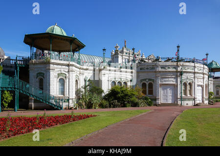 TORQUAY, Devon/GROSSBRITANNIEN - 28. Juli: Der Pavillon und Prinzessin Gärten in Torquay Devon am 28. Juli 2012 Stockfoto