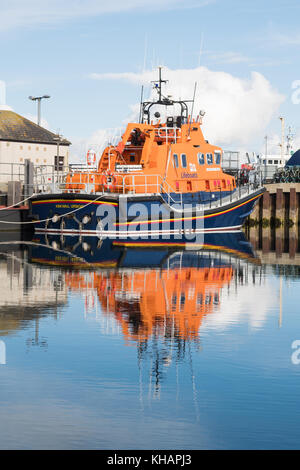 RNLI Rettungsboot Margaret Foster in Kirkwall Harbour, Kirkwall, Orkney Islands, Schottland, Großbritannien Stockfoto