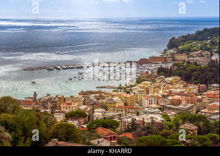 Europa.Italien. Ligurien. Golf von Tigullio, Italienische Riviera. Luftaufnahme des Dorfes Santa Margherita Stockfoto