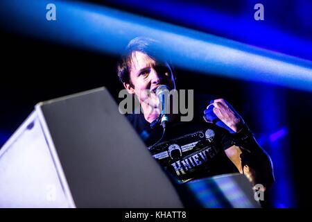 Mailand, Italien. 14 Nov, 2017. englische Singer stumpf führt live auf der Mediolanum Forum in Mailand, Italien, 14. November 2017 credit James: mairo cinquetti/Pacific Press/alamy leben Nachrichten Stockfoto