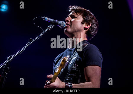 Mailand, Italien. 14 Nov, 2017. englische Singer stumpf führt live auf der Mediolanum Forum in Mailand, Italien, 14. November 2017 credit James: mairo cinquetti/Pacific Press/alamy leben Nachrichten Stockfoto