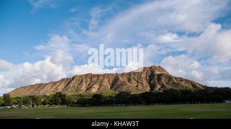 Queen kapiʻolani Regional Park mit dem Diamond Head Krater im Hintergrund Stockfoto