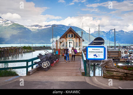 Haines, Alaska, USA - 29. Juli 2017: der Hafen Meister Büro im Hafen von Haines, Alaska. Stockfoto