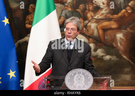 Italien. 14 Nov, 2017. italienische Ministerpräsident Paolo Gentiloni trifft sich mit dem bulgarischen Ministerpräsidenten Bojko Borissow. Credit: cosimo martemucci/Pacific Press/alamy leben Nachrichten Stockfoto