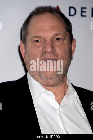 SMG MNC1 Harvey Weinstein Friars Club 120110 09.JPG NEW YORK, NY - DEZEMBER 01: Harvey Weinstein besucht am 1. Dezember 2010 die Friars Club Braten von Quentin Tarantino im New York Hilton and Towers in New York City. (Foto Von Storms Media Group) Personen: Harvey Weinstein Stockfoto