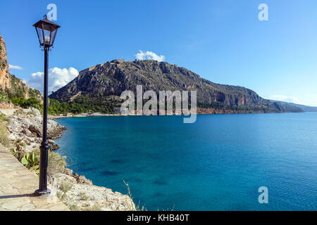 Strandpromenade, Fußweg, Nafpio, Peleponnese, Griechenland Stockfoto