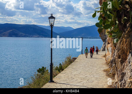 Strandpromenade, Fußweg, Nafpio, Peleponnese, Griechenland Stockfoto