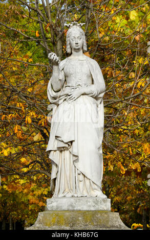 Paris, Frankreich. Jardin de Luxembourg (6. Arr) Statue: Anne von Bretagne (1477-1514) zweimal Königin Consort von Frankreich (eine von 20 Statuen aus dem neunzehnten Jahrhundert Stockfoto