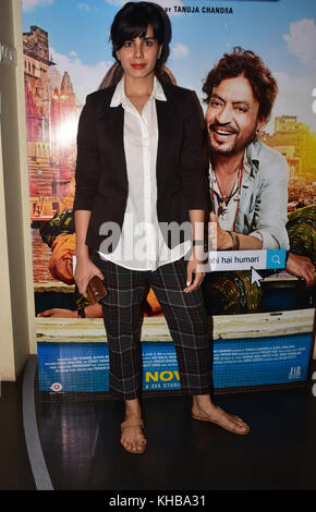 Mumbai, Indien. 14 Nov, 2017. indisches Fernsehen Schauspielerin kirti kulhari das Screening der Film "qarib qarib singlle" an Spaß Kino in Mumbai. Azhar Khan/alamy leben Nachrichten Stockfoto