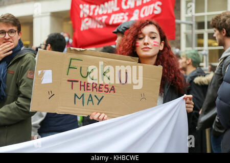 London, Großbritannien. 15 Nov, 2017. 15 Nov, 2017. Die nationale Kampagne gegen Gebühren & Schnitte (NCAFC) eine nationale Demonstration für freie Bildung und die Abschaffung aller Studiengebühren halten. Penelope Barritt/Alamy Live News Credit: Penelope Barritt/Alamy leben Nachrichten Stockfoto