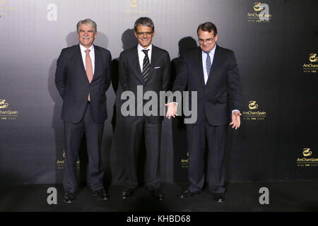 Madrid, Spanien. November 2017. Während des Fotoaufrufs des Gala-Dinners anlässlich des hundertjährigen Bestehens der US-Handelskammer in Spanien am Mittwoch, 15. November 2017. Credit: Gtres Información más Comuniación on line, S.L./Alamy Live News Credit: Gtres Información más Comuniación on line, S.L./Alamy Live News Stockfoto