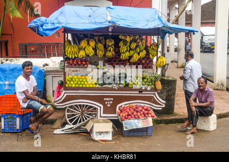 Menschen auf einem Markt, Panaji, Goa, Indien Stockfoto