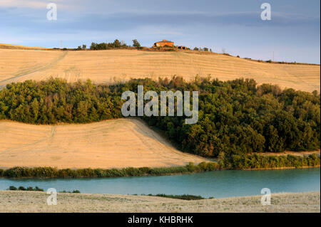 Italien, Toskana, Crete Senesi, auf dem Land Stockfoto