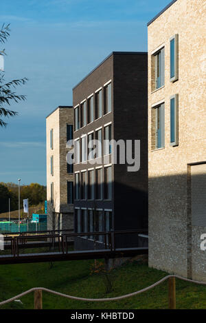 Girton College Swirles Hof ist Teil des neuen Stadtteils von Eddington von Grund auf in Nord West Cambridge gebaut wird. Cambridgeshire, Großbritannien. Stockfoto