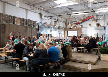 Innenraum der Werft Food Market, Helsingør, Seeland, Dänemark, Europa Stockfoto