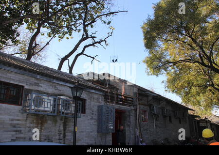 Urig traditionellen Gassen in einem chinesischen Wohngegend (Hutong) - Peking, China Stockfoto