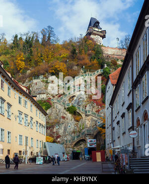 Graz, Österreich - November 10, 2017: Mehr als 250 Schritte bis zum Hügel, Treppen, die von russischen Gefangenen gemacht. Stockfoto