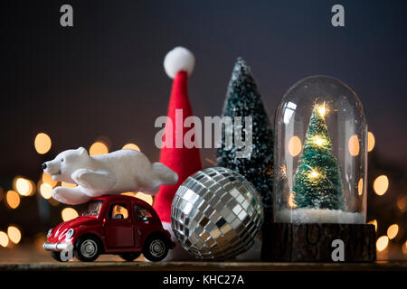 Weihnachten Szene mit Spielzeug und Dekorationen Stockfoto