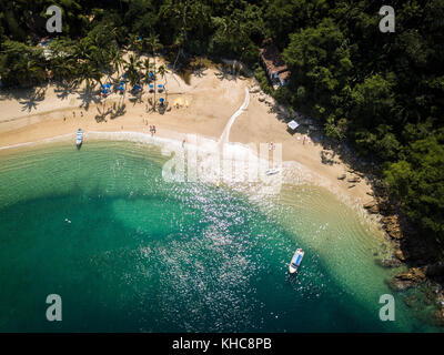 Blick von oben auf majahuitas Strand, die Banderas Bucht südlich von Puerto Vallarta, Jalisco, Mexiko Stockfoto