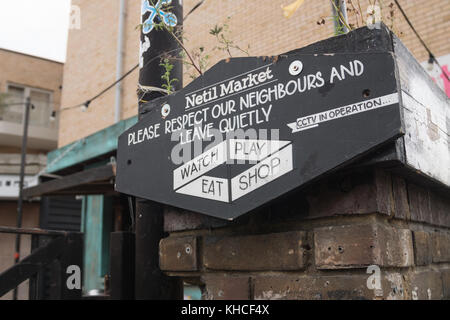 Ein Zeichen außerhalb Netil Markt in Hackney, London Stockfoto