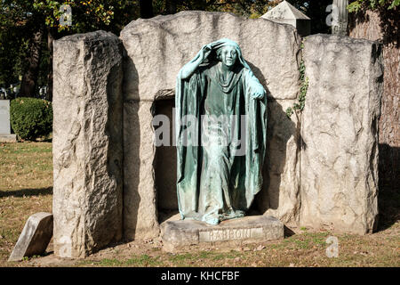 Rabboni-Ffoulke Memorial, Grab Marker von Charles Matthews Ffoulke in Rock Creek Cemetery, nach Künstler Gutzon Borglum, Washington, D.C., USA. Stockfoto