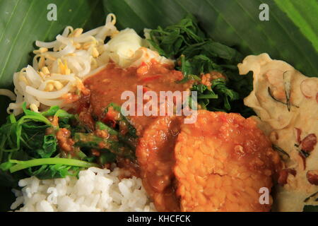 Pecel, die traditionellen javanischen Gemüsesalat Stockfoto