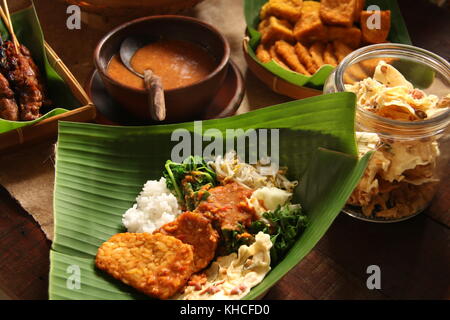 Pecel, die traditionellen javanischen Gemüsesalat Stockfoto