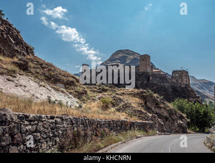 Georgien. Die khertvisi Festung in der Region javakheti samtskhe befindet sich im südlichen Teil von Georgien ist eines der ältesten (10. Jahrhundert) und Stockfoto