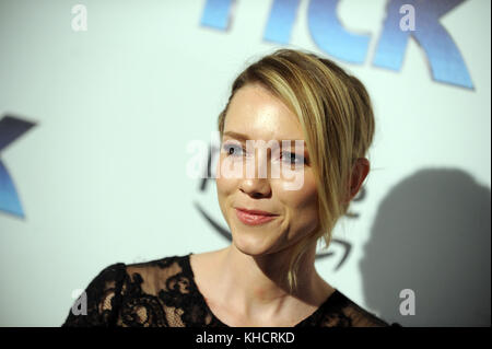 NEW YORK, NY – 16. AUGUST: Valorie Curry nimmt am 16. August 2017 in New York City an der Premiere von The Tick Blue Carpet im Village East Cinema Teil. Personen: Valorie Curry Transmission Ref.: MNC1 Stockfoto