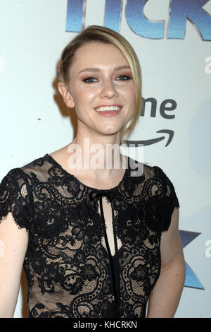 NEW YORK, NY – 16. AUGUST: Valorie Curry nimmt am 16. August 2017 in New York City an der Premiere von The Tick Blue Carpet im Village East Cinema Teil. Personen: Valorie Curry Transmission Ref.: MNC1 Stockfoto