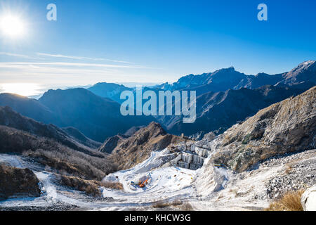 Apuanischen Berge und Steinbruch anzeigen. Carrara, Toskana, Italien, Europa. Stockfoto