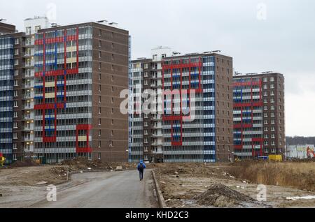 Bau neuer Häuser am Stadtrand. Stockfoto